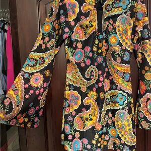 I960o’s vintage mini Long Sleeve Dress